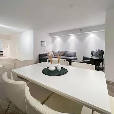 아파트 Unique Place By Bnb 19 2br, Terrace, Parkingairport Shuttle 스타방에르