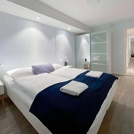 Unique Place By Bnb 19 2br, Terrace, Parkingairport Shuttle * 스타방에르
